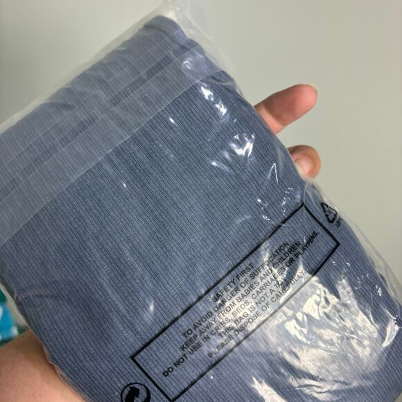 NEW! Tea Collection Blue Pointelle Leggings - Picture 3 of 3